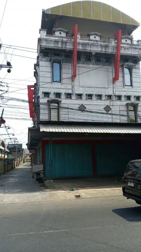 GEDUNG 4 LANTAI LIFT TENGAH KOTA KUDUS