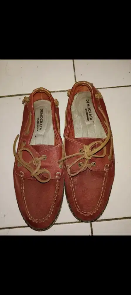 Dijual Sepatu Casual Democrata Size 40 siap pakai