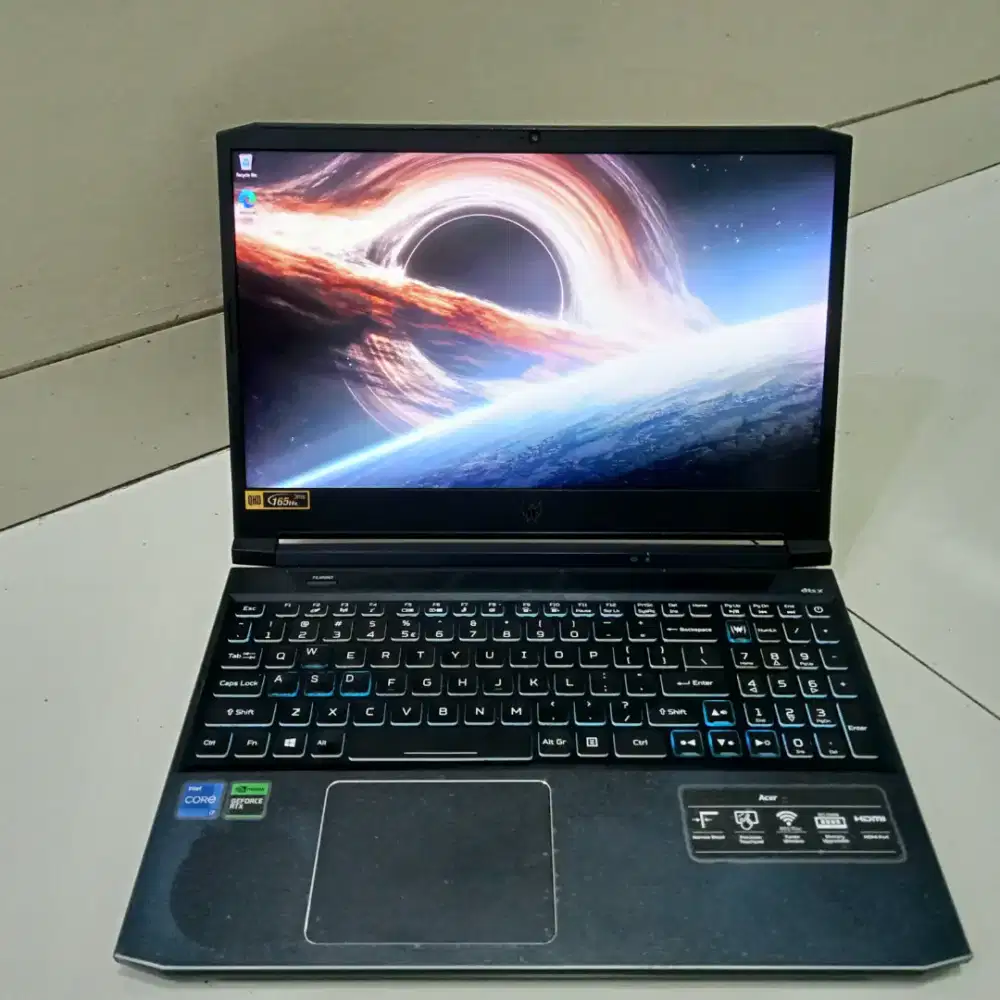 di jual laptop acer predator. cocok untuk game sama tugas kuliah