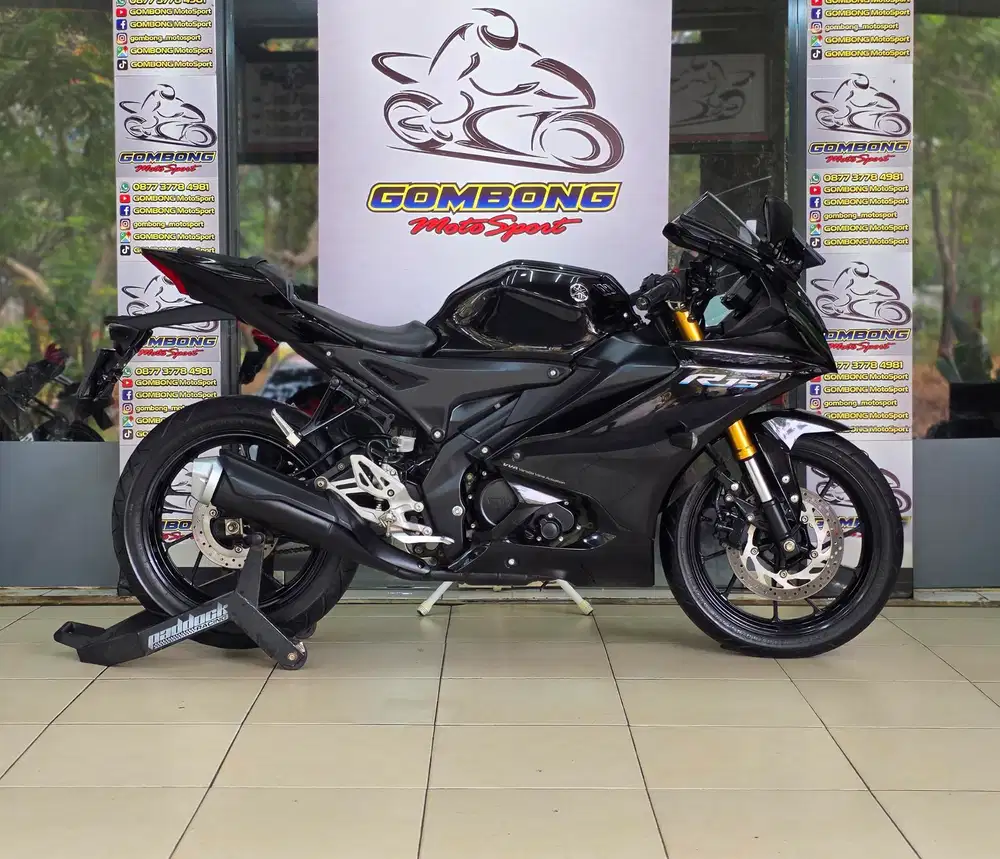 YAMAHA R15 V4 2024