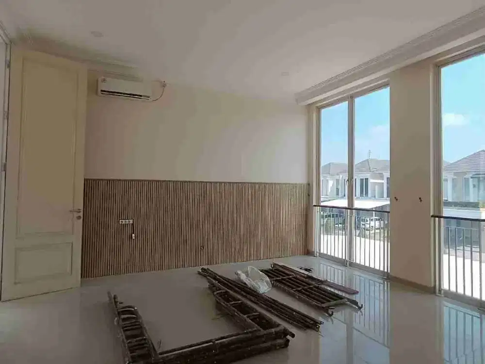 Rumah minimalis bersih siap huni di Pakuwon Indah