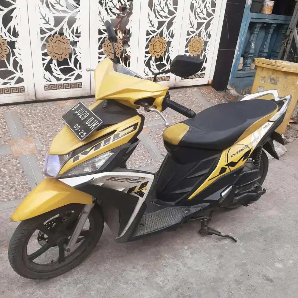 Yamaha Mio M3 2015 ss lengkap mesin bagus stater hidup plat B DKI