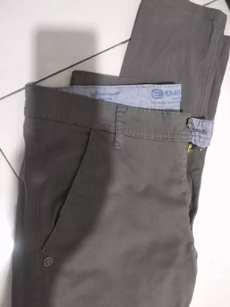 Celana merk EMBA size 30 slim fit