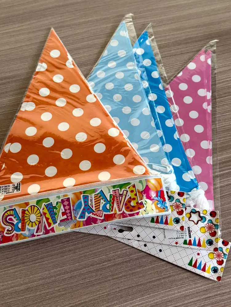 Banner Segitiga Polkadot / Party Flag ( Semua 30k )