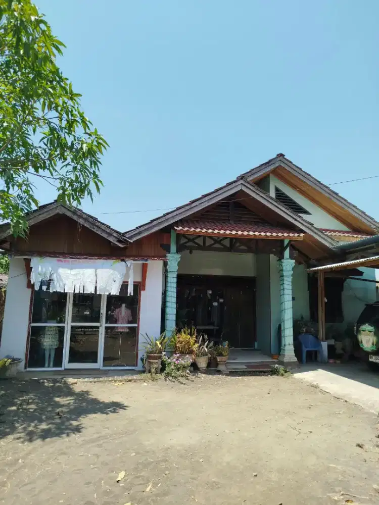 Dijual Rumah + ada tempat Usaha