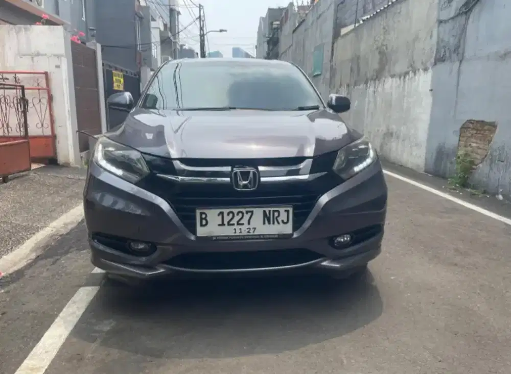 Honda H-RV E at 2017 model prestige