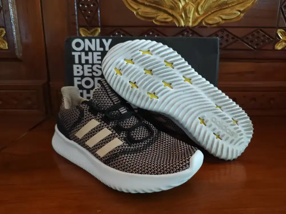 SEPATU ADIDAS CLOUDFOAM WOMEN SIZE 39