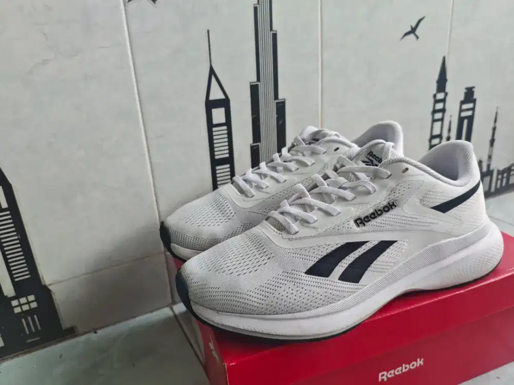 Reebok energen run 4 size 43 sepatu lari running