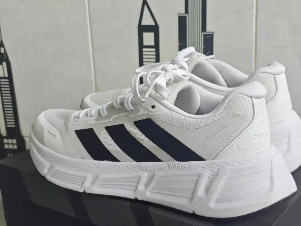 Adidas questar 2M size 43⅓ sepatu lari running