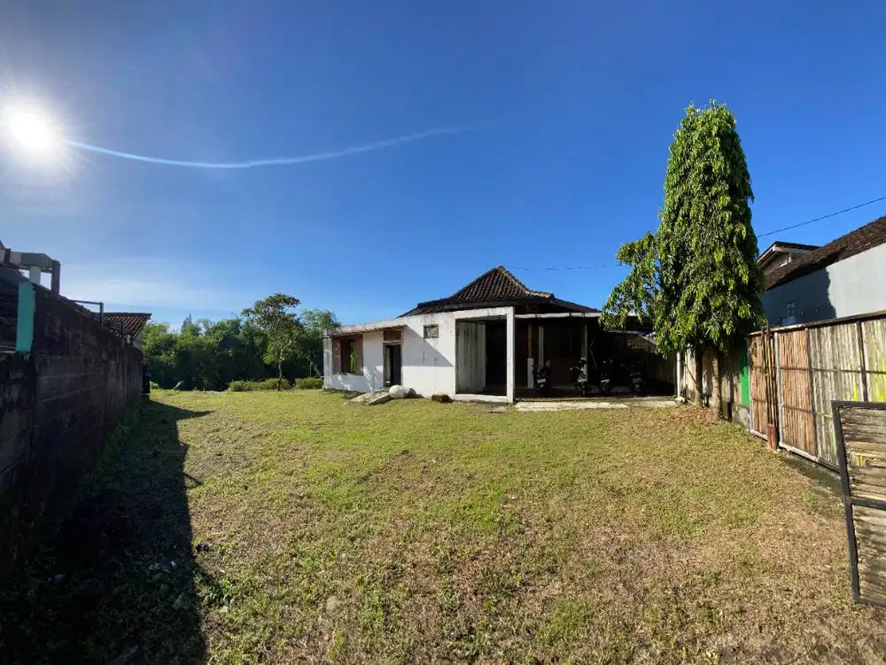 Rumah Estetik Nuansa Klasik Lokasi Strategis