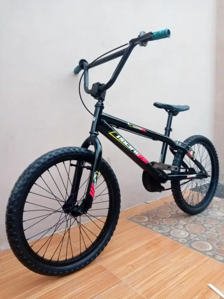 Sepeda BMX Ukuran 20.