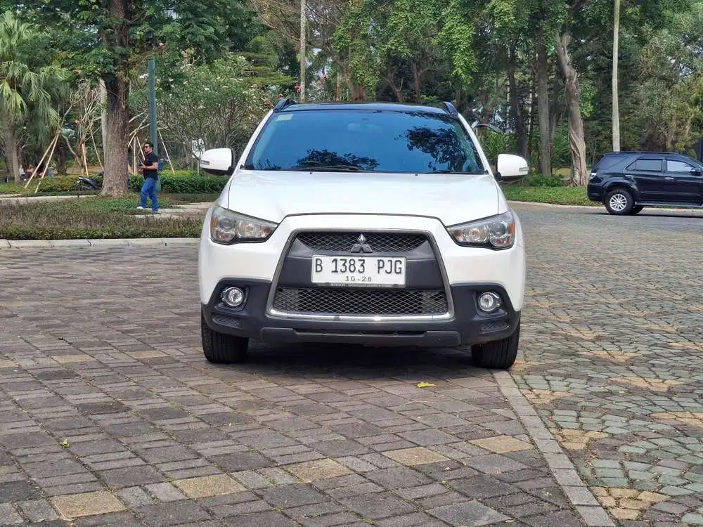 OUTLANDER SPORT PX 2.0 AT 2013 PUTIH