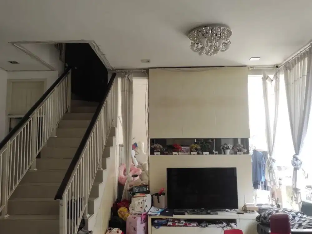 Dijual Rumah Pakuwon City Surabaya Timur Siap Huni, Furnish Row 3 Mobil