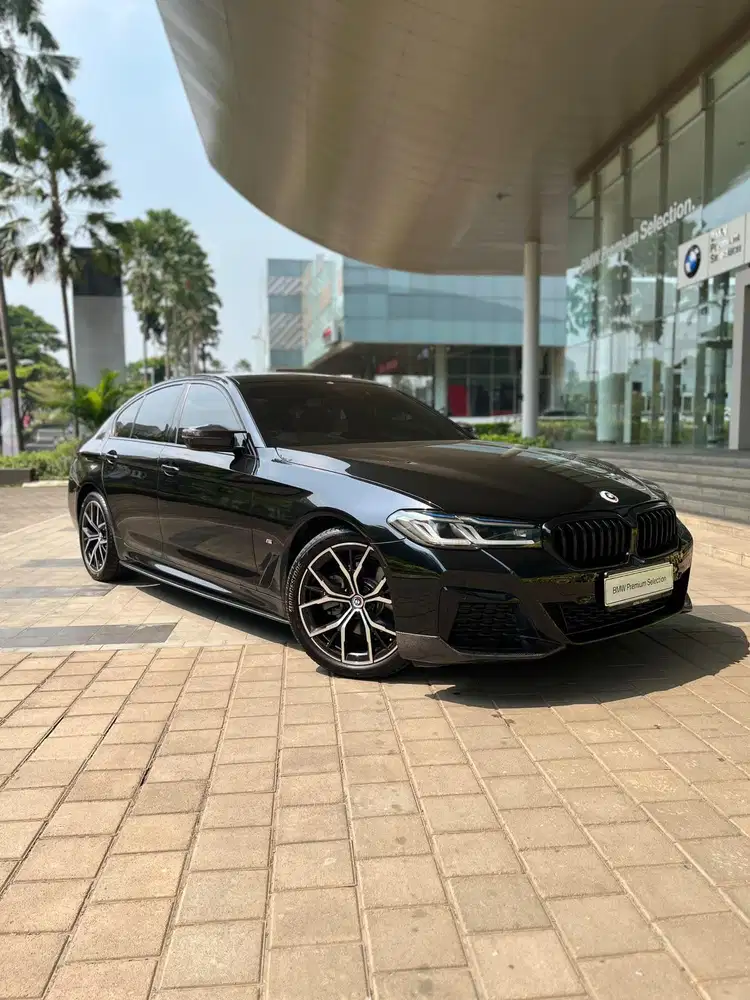 (LOW KM!!) BMW 520i M-Sport 2023