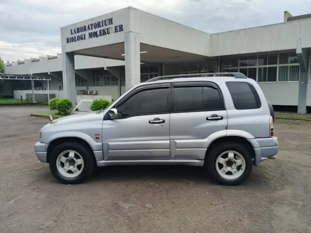 Suzuki grand escudo automatik 2001