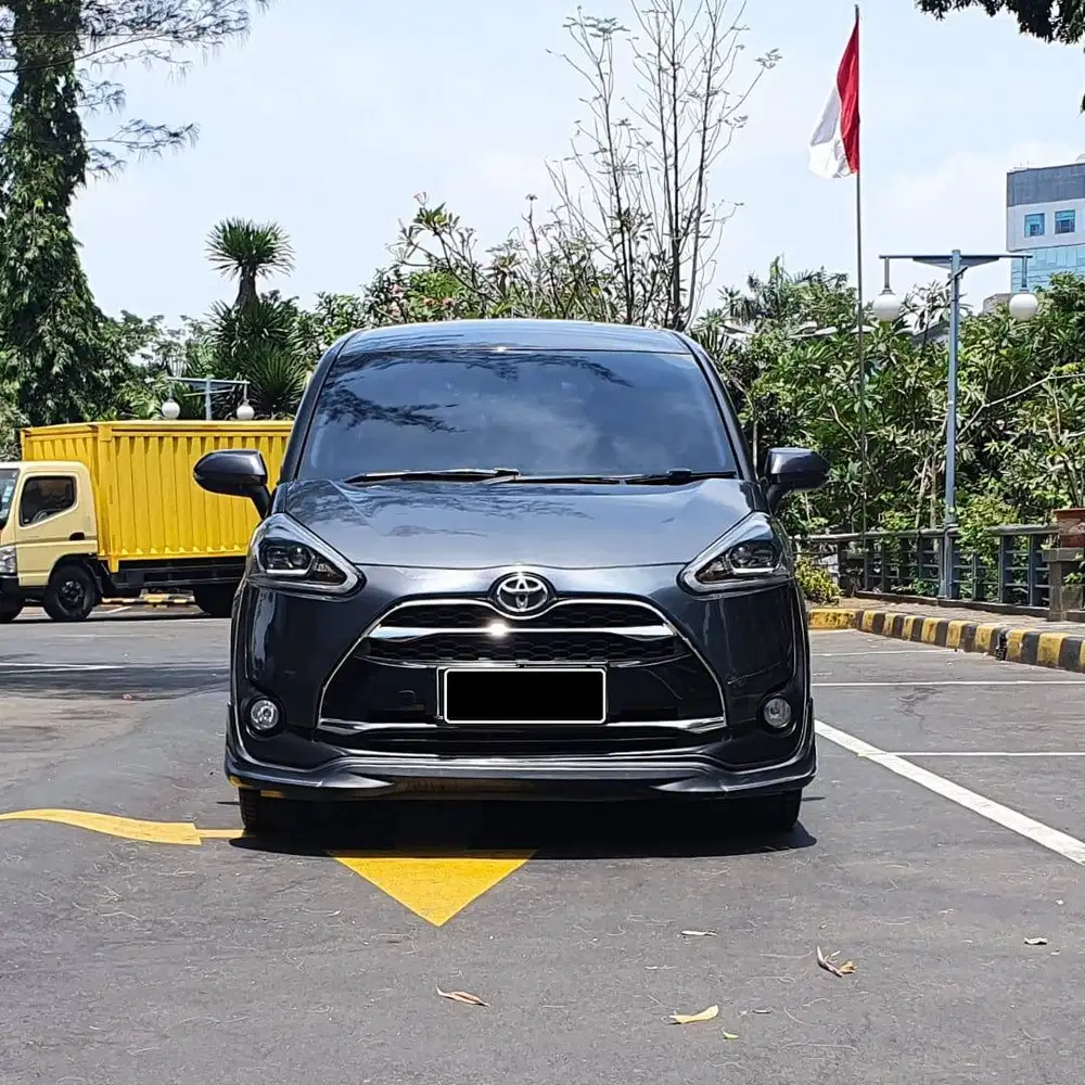 Toyota Sienta Q 1.5 CVT 2017/2018