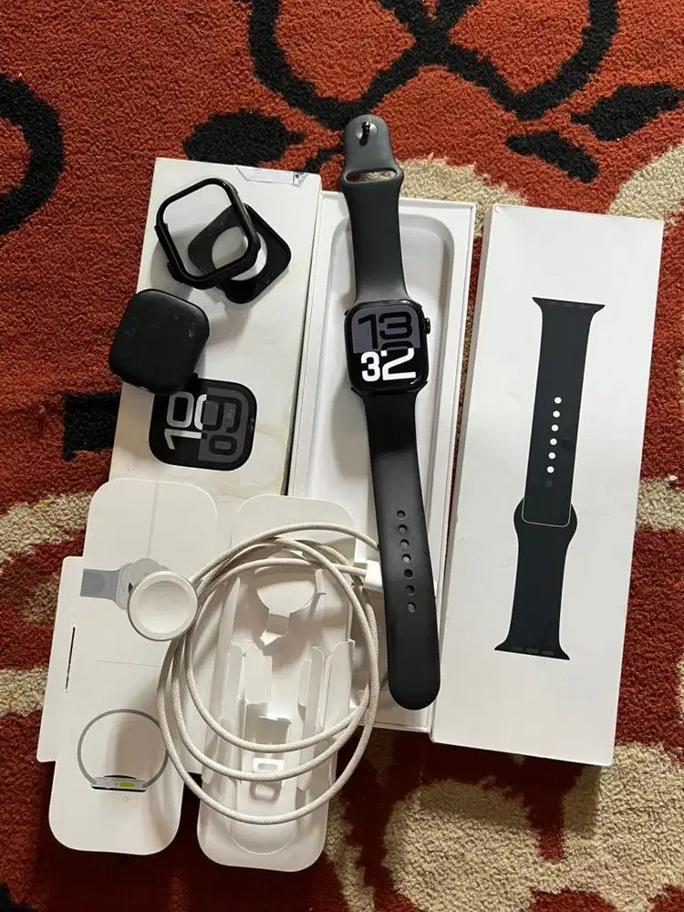Apple Watch Series 10 42mm Jet Black GPS BH 89% Fullset Murah