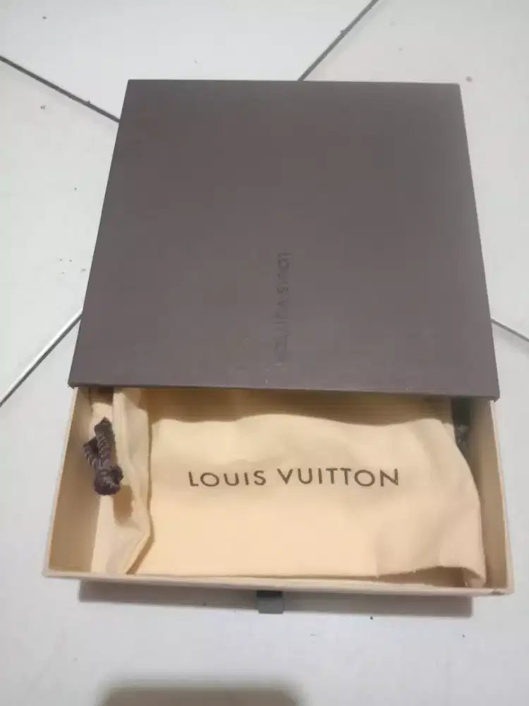 Box dus original dompet clutch Louis Vuitton+ sarung kain dompet ORI.