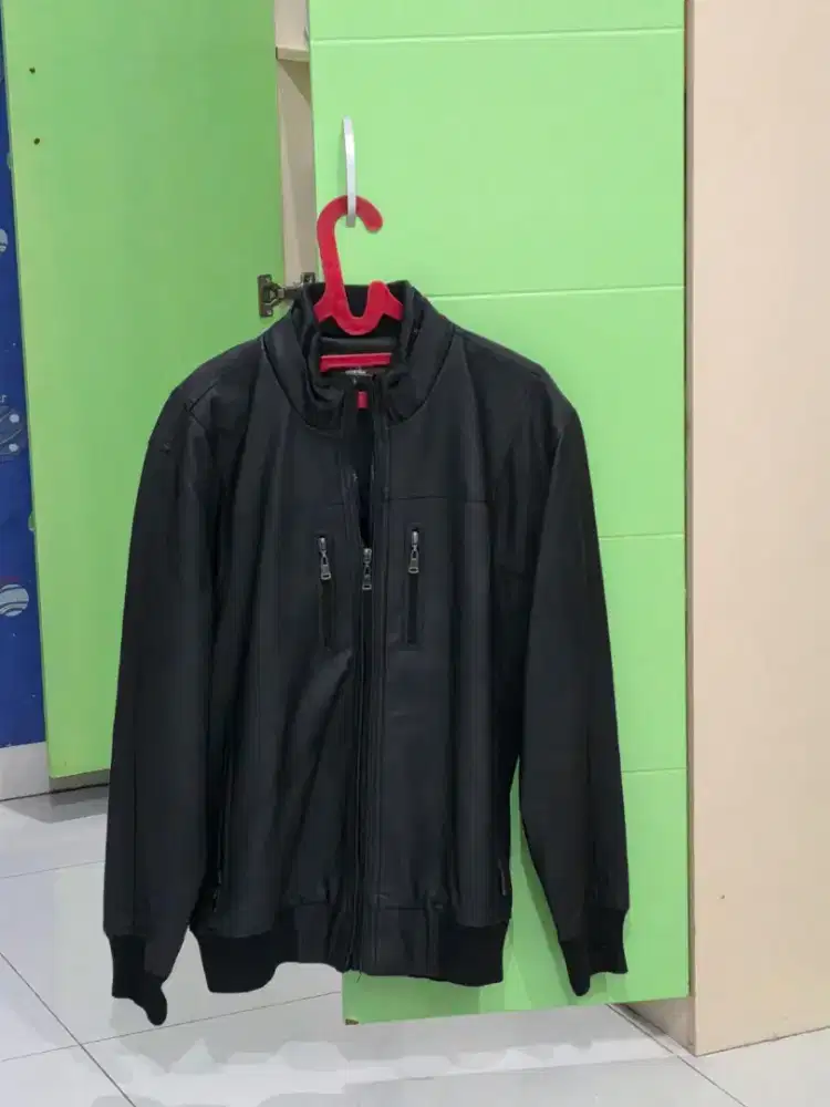 Dijual jaket kulit impor size L.untuk badan 55_80kg bs pakai