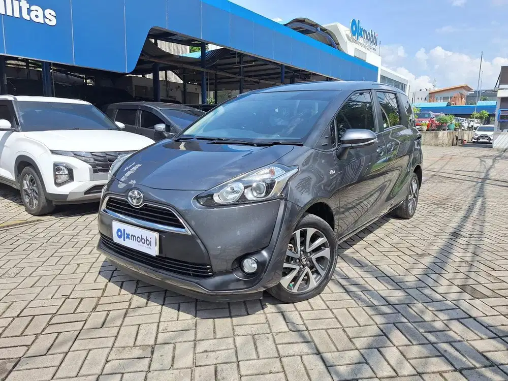 LOW DP -  Toyota Sienta 1.5 V Bensin-AT 2017 Putih CSOYB