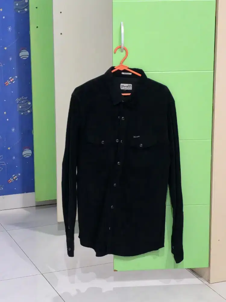 Dijual kemeja impor bagus banget warna hitam
