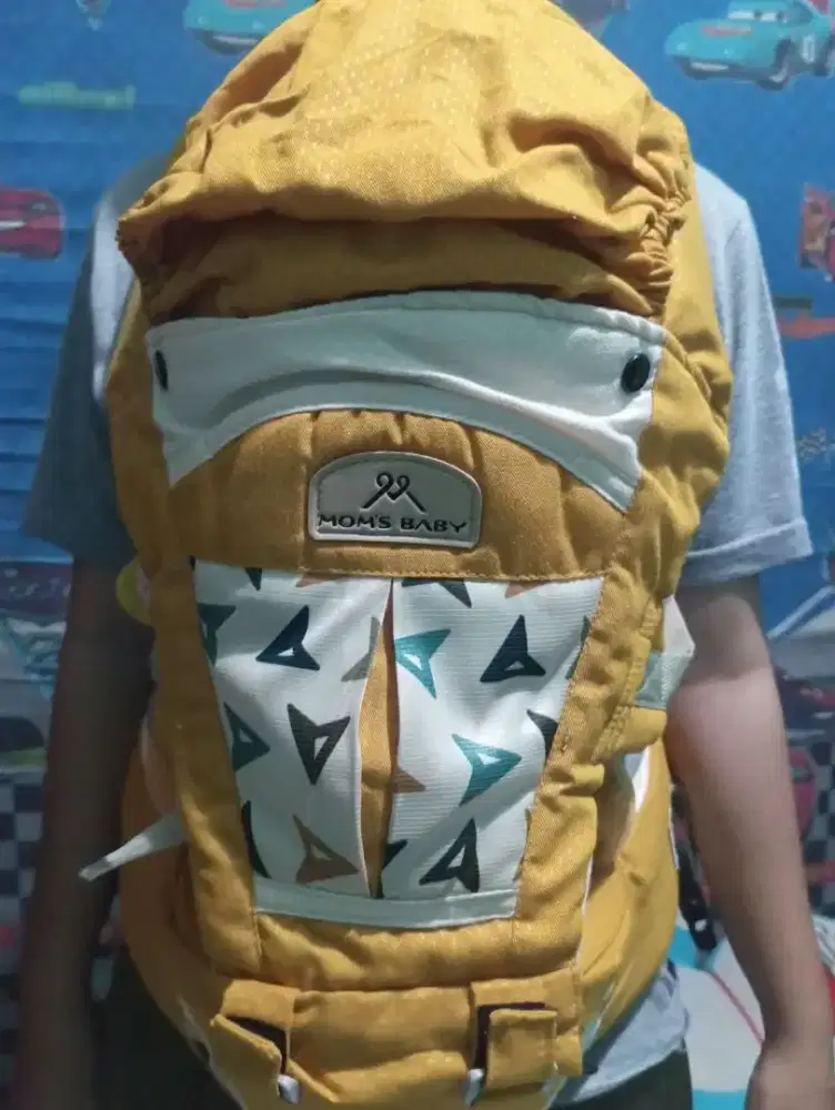 Gendongan bayi dan diaper bag