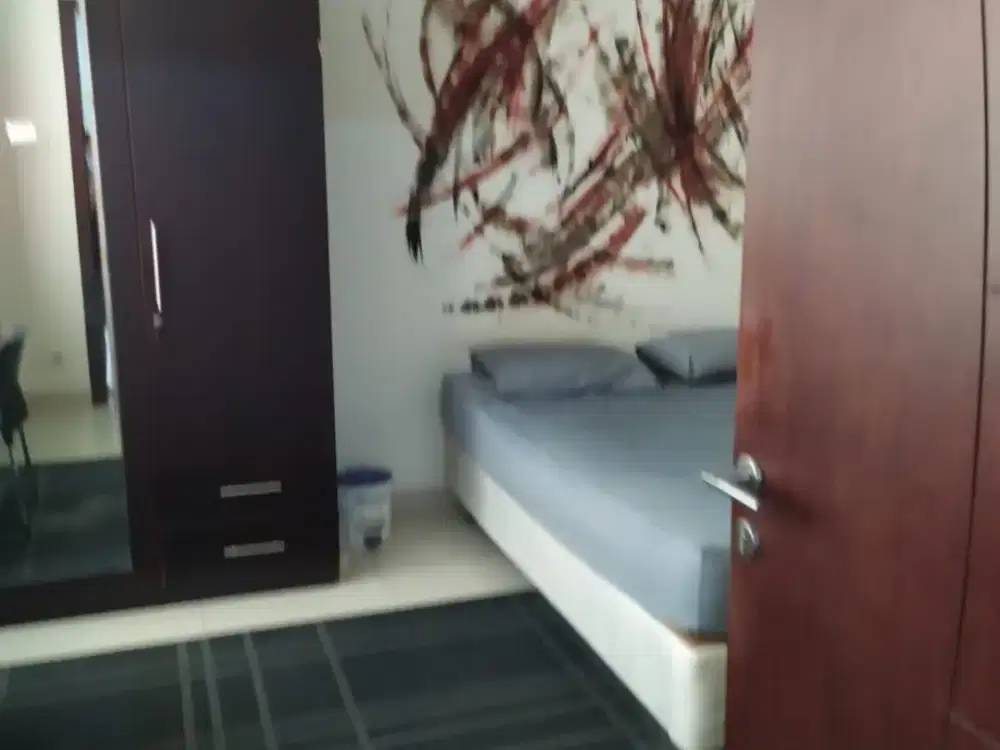 DISEWAKAN APARTEMEN CENTRAL PARK 1 BEDROOM FURNISHED DI ALAINA TOWER LANTAI TINGGI