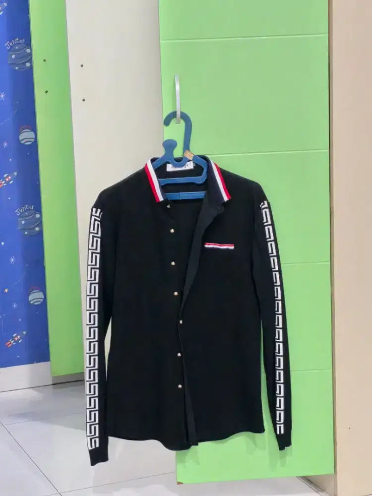 Dijual atasan cowok keren .bagus banget