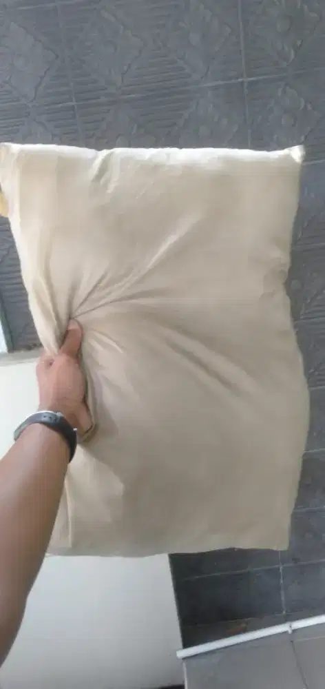 Itu semua di jual wa dan hp murah dan isi bantal busa Dakron