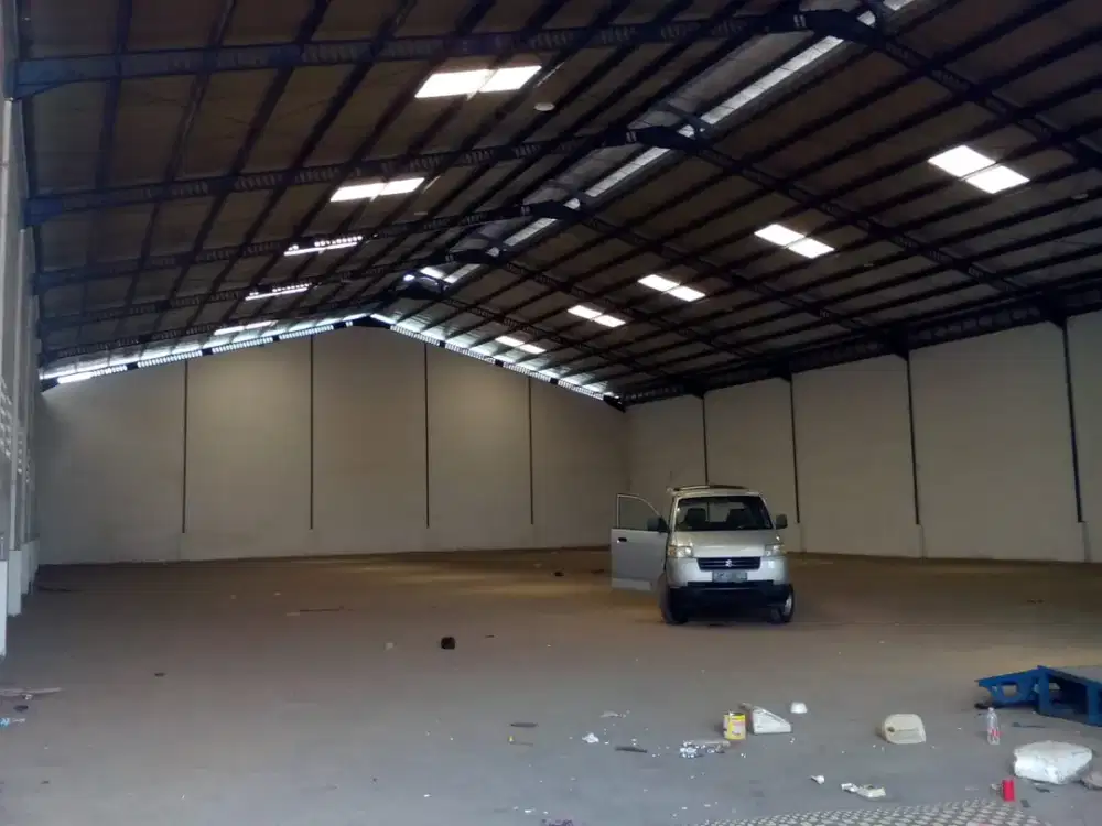 Dijual atau Disewakan Gudang & office 2 lantai  luas 1800m2 dikawasan pergudangan dan industri marunda center jakarta utara