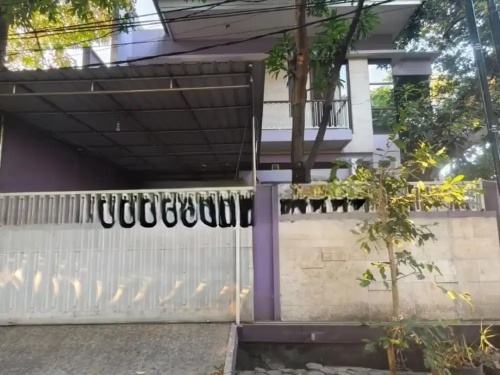 Murah Rumah 2 Lantai Posisi Hook di Taman Pondok Indah Wiyung, Surabaya Barat