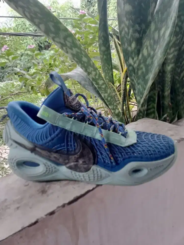 Sepatu Basket Nike Cosmic Original