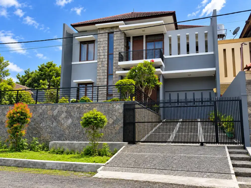 Dijual Rumah Pondok Hijau – Luas & Siap Huni