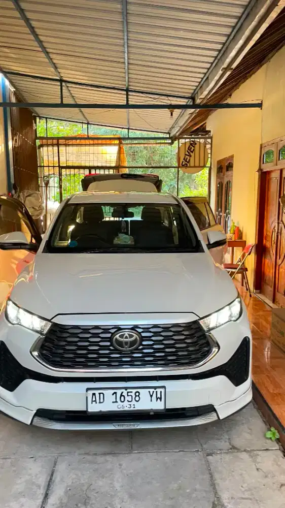 dijual innova zenix hybrid