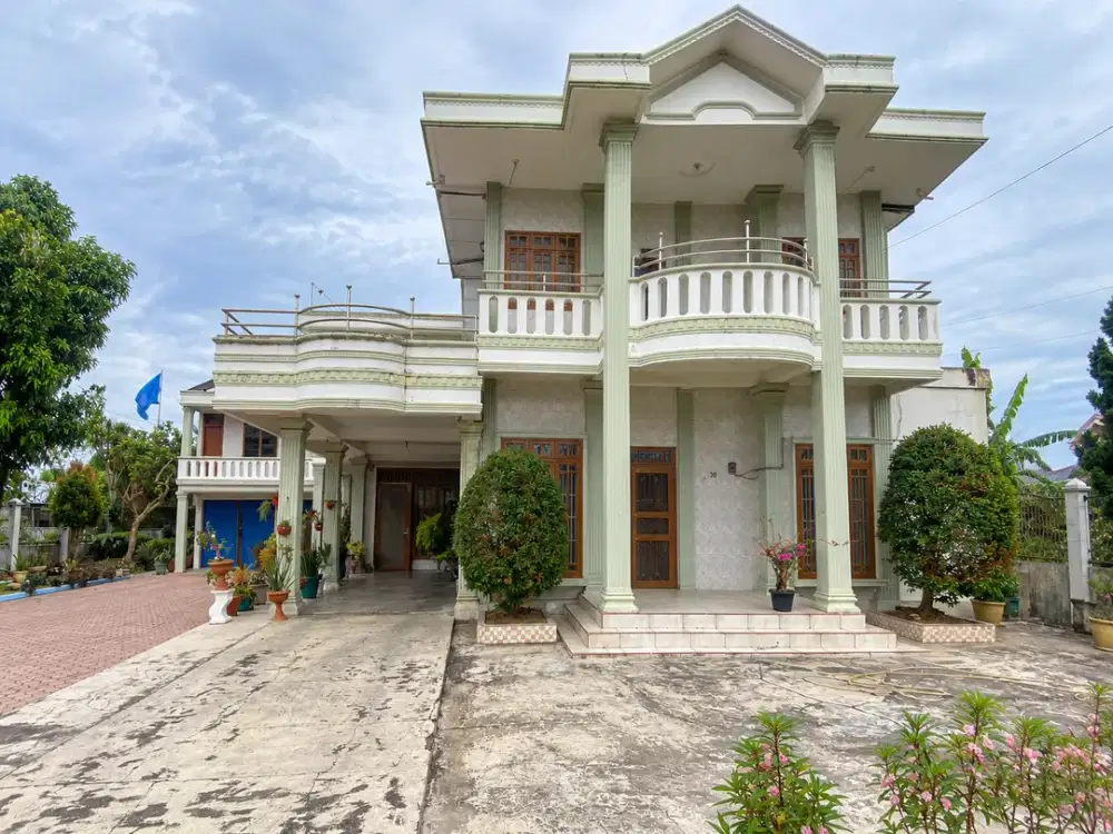 Rumah 2 Lantai Taman Luas Jl Jermal 3 Medan Denai LT 900M² SHM