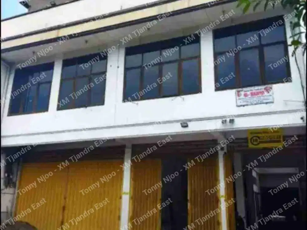 Komersial Area Jalan Diponegoro Surabaya Pusat