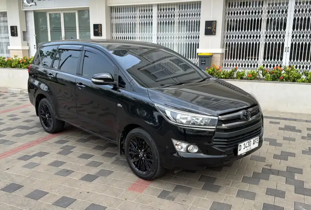 Toyota Innova Reborn 2.0 V 2017