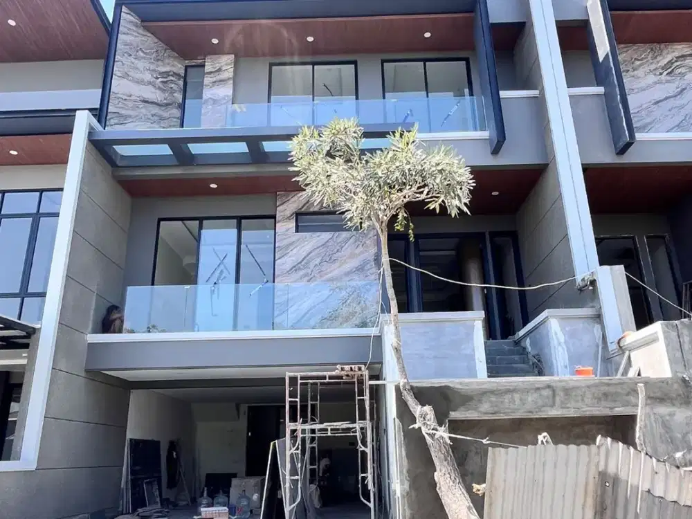 Rumah 3 Lantai Megah Mewah Citraland Hdp Selatan Lingkungan Tenang