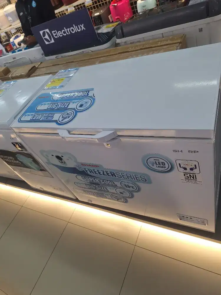 Freezer sharp 190liter