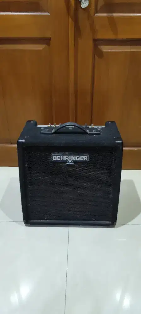 Ampli multifungsi Behringer Ultratone K450fx
