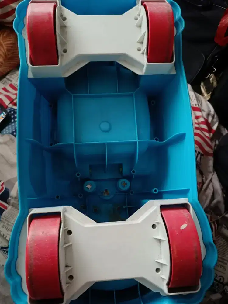 Dijual mainan dorongan roda 4 buat anak.