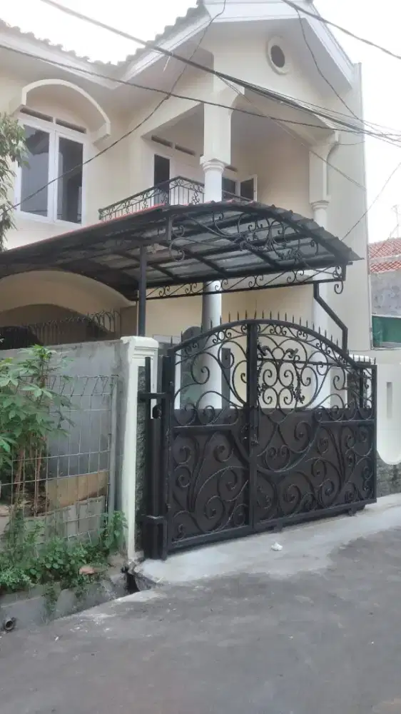 Nego Sampai Deal!! Dijual Rumah 2 Lantai Bambu Ori Duren Sawit Jakarta