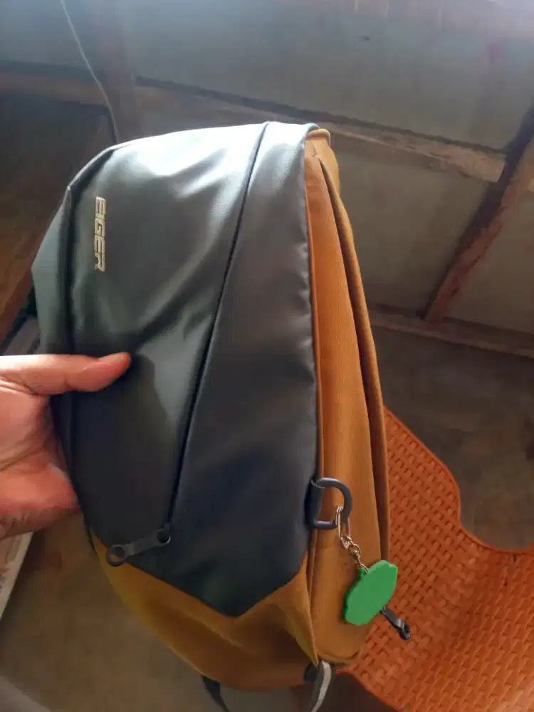 Tas selempang Eiger original