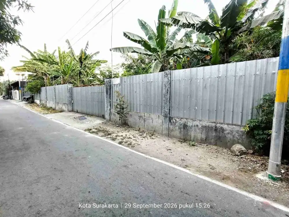 Tanah Siap Bangun Strategis Dekat GOR Manahan dan Sekolahan Favorit
