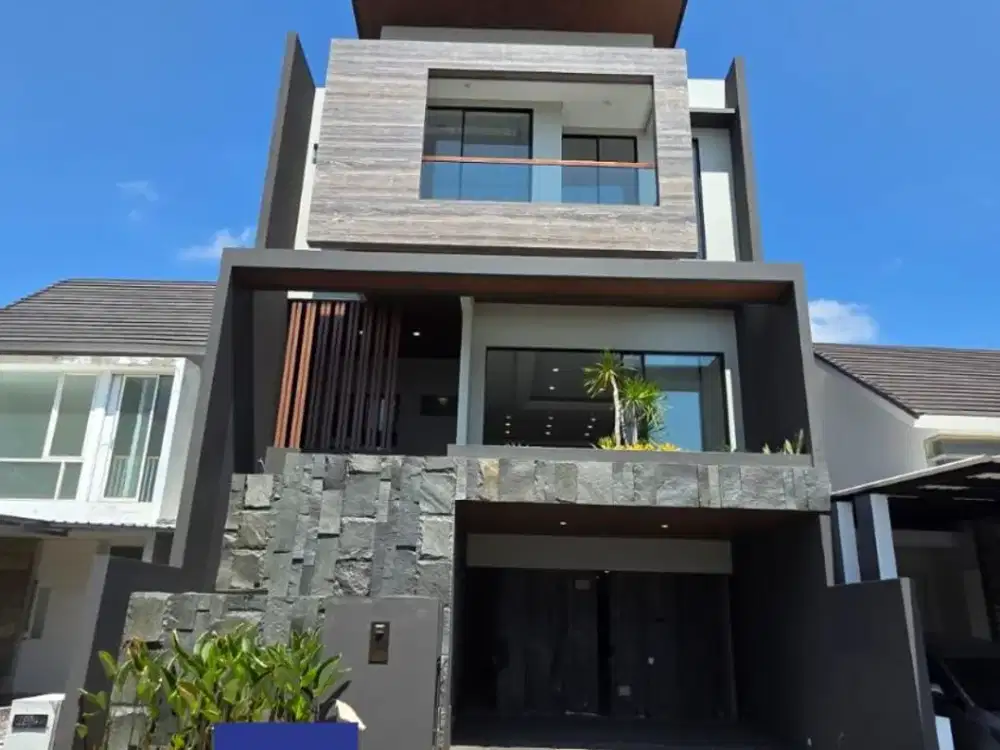 Jual Rumah 3 Lantai Baru Gress di Queenstown Citraland Surabaya Selangkah ke Radial Road