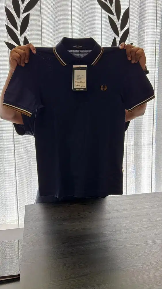 Fred perry shirt 100% original size s belum lepas tag masih like new