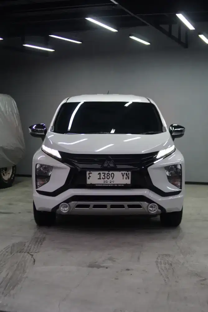 Low KM Xpander ultimate 2019 plat F