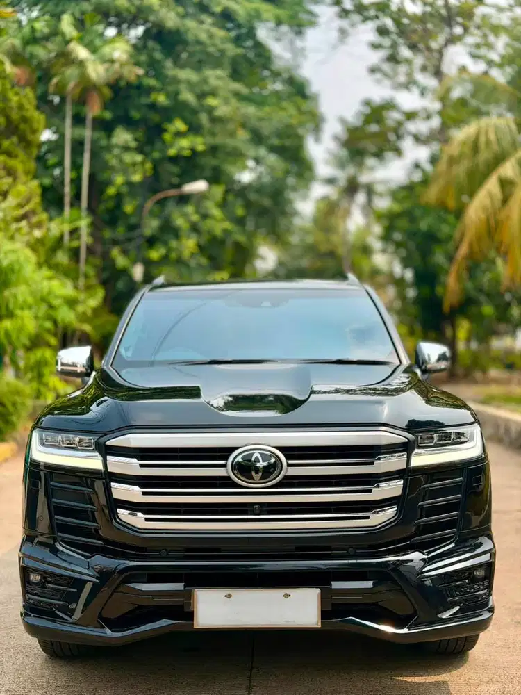 Toyota Land Cruiser VXR300 2023 Black Hitam LC Vxr Fullset 2022/2024