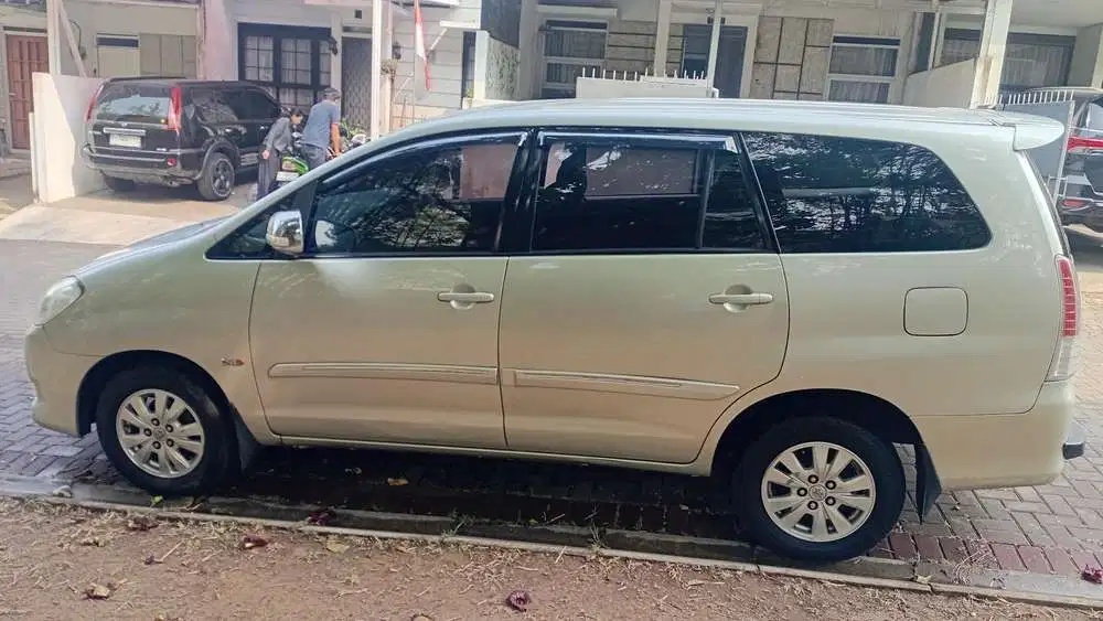 Toyota Kijang Innova 2010 G AT Matic Diesel