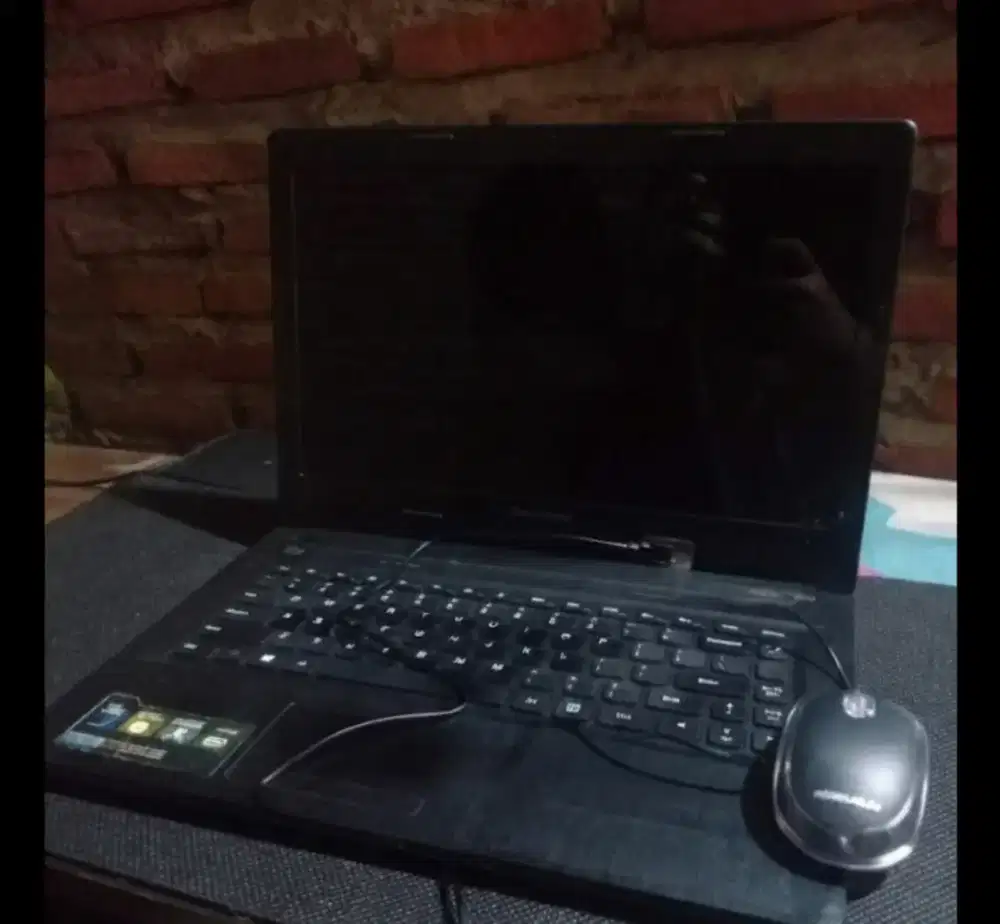 Laptop Lenovo lama